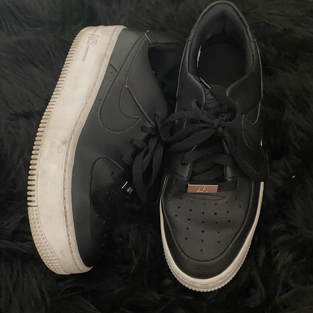 Nike sage sneaker